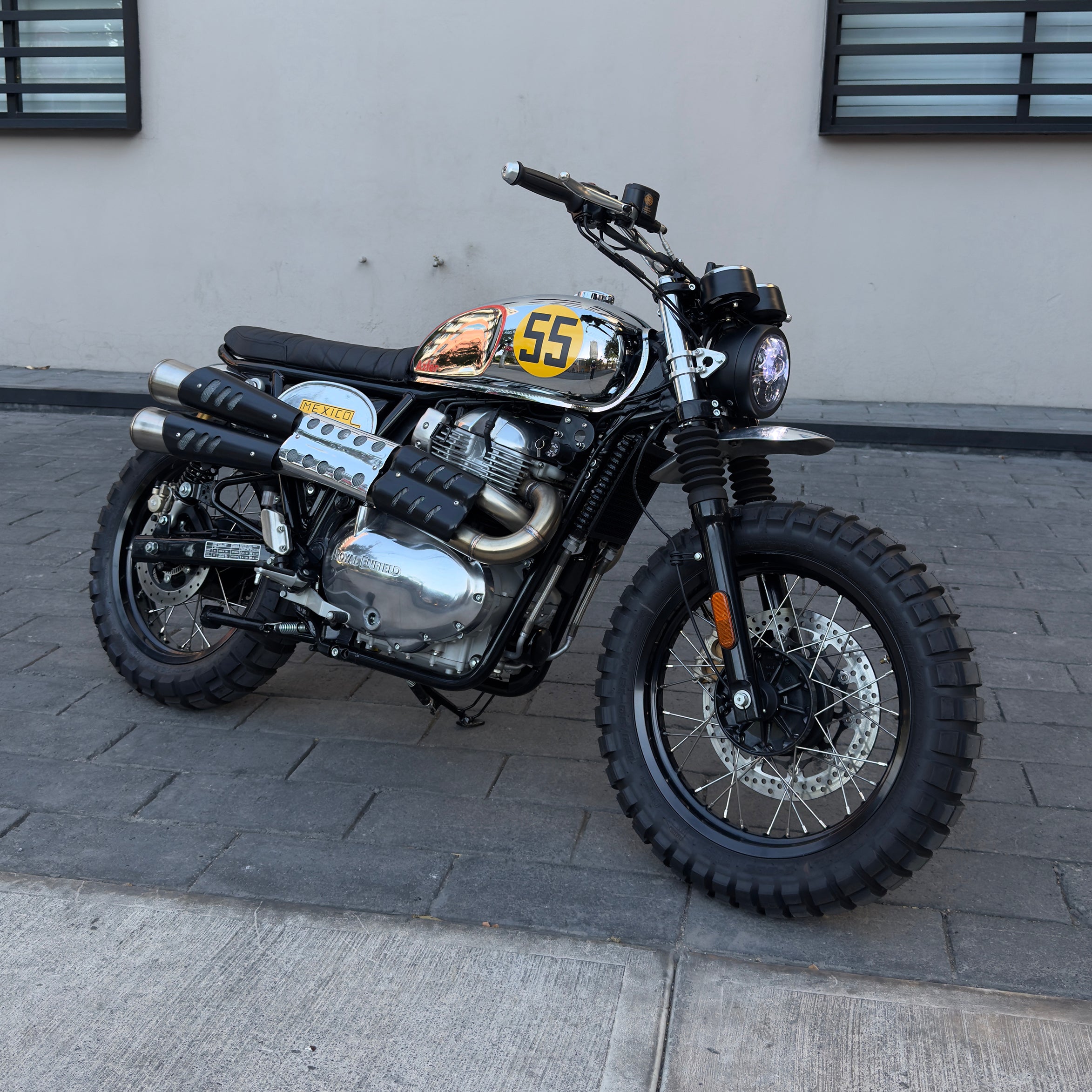 Escape Slip-On 2-en-2 · Royal Enfield Interceptor 650cc · Sonido Twin Auténtico